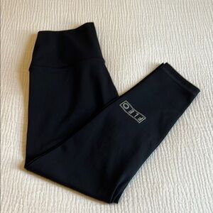 FLEO - 21 inch Black Leggings - Med